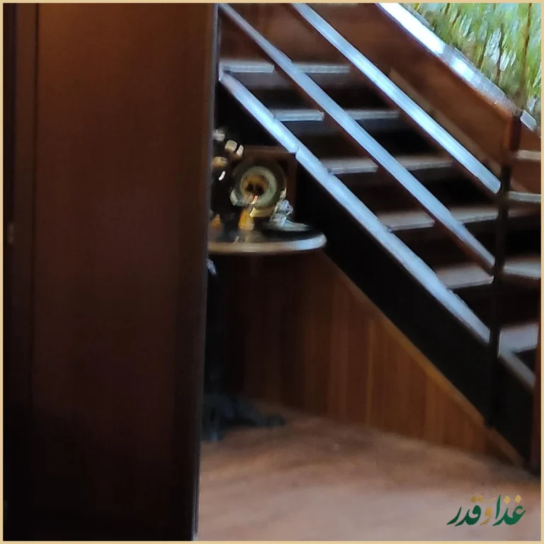 کافه رستوران سنتی هیچ