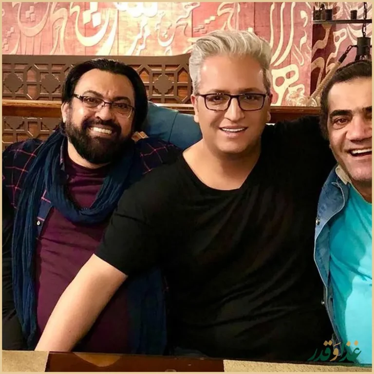 کافه رستوران سنتی هیچ