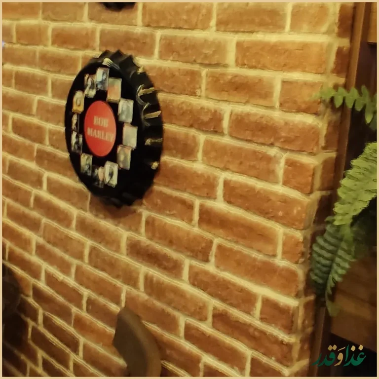 کافه رستوران سنتی هیچ