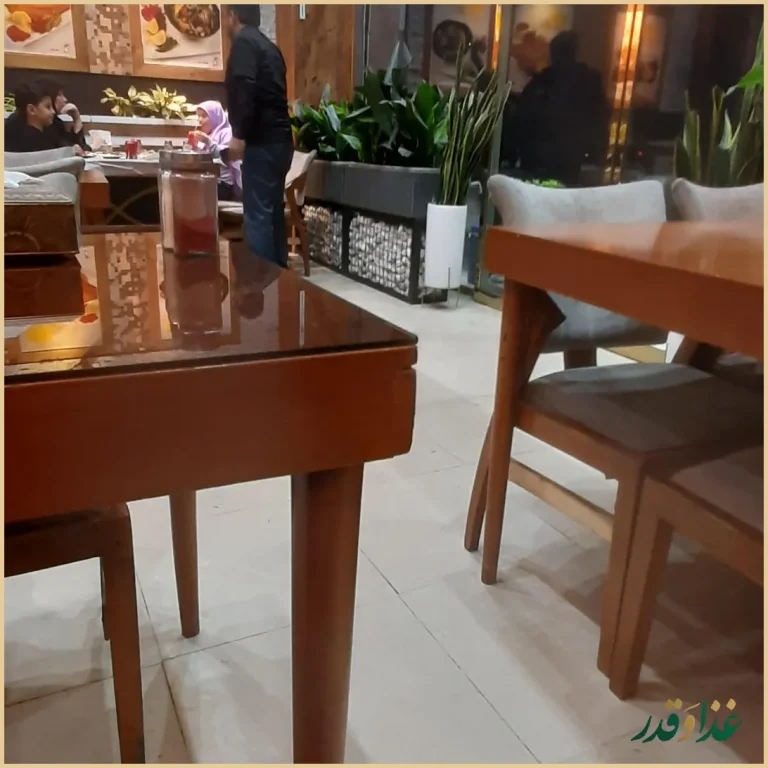 رستوران غذای ایرانی پینار