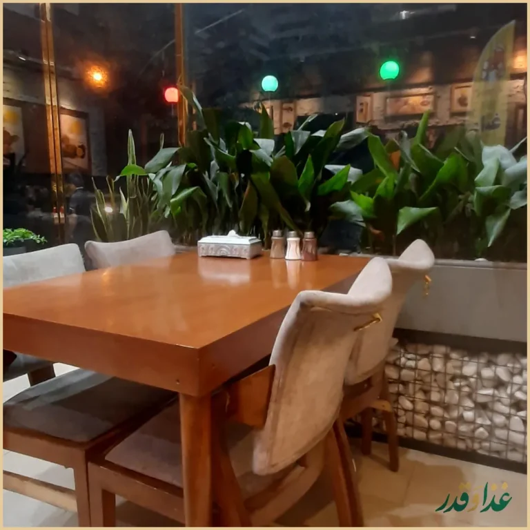 رستوران غذای ایرانی پینار