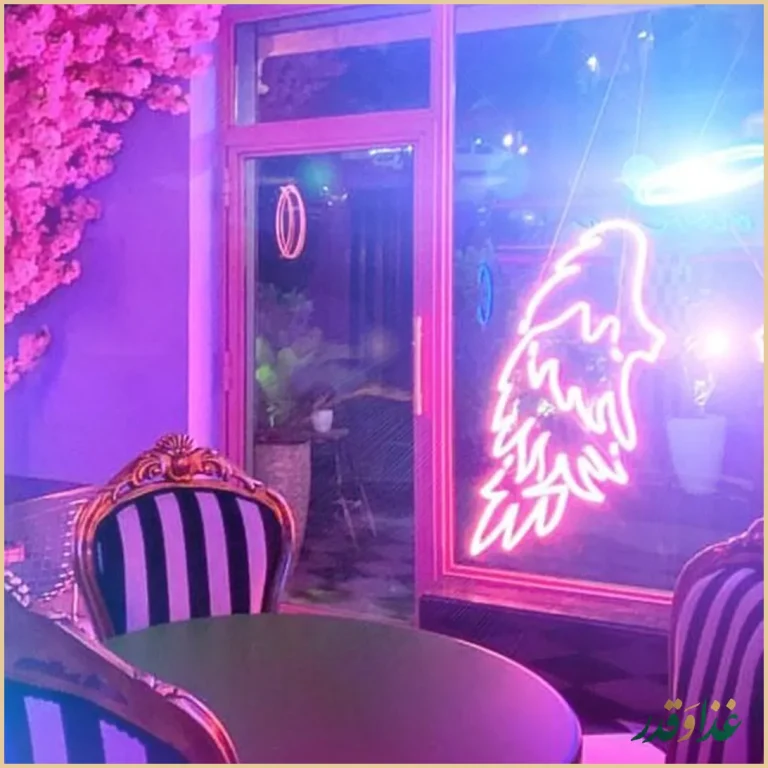 کافه رستوران مووان