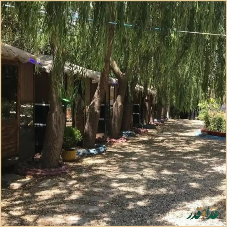 باغچه رستوران برکه