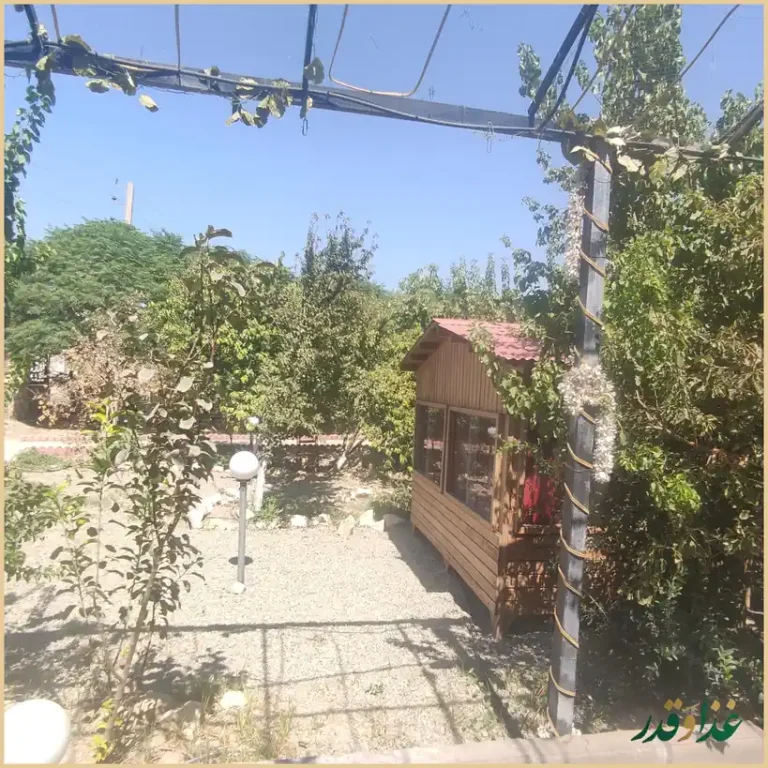 باغچه رستوران سپیدار