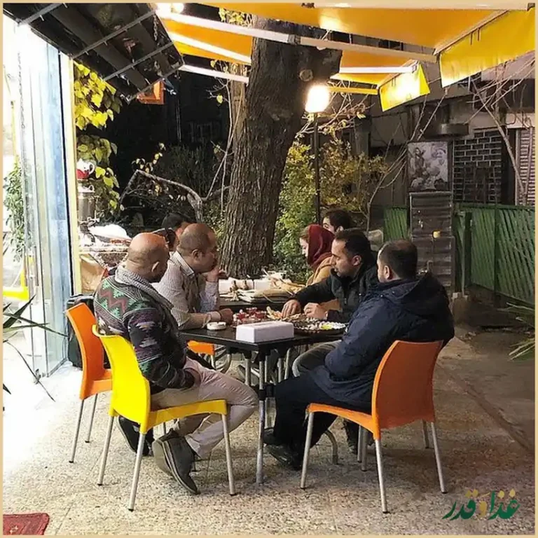 رستوران عمو هوشنگ و پسران