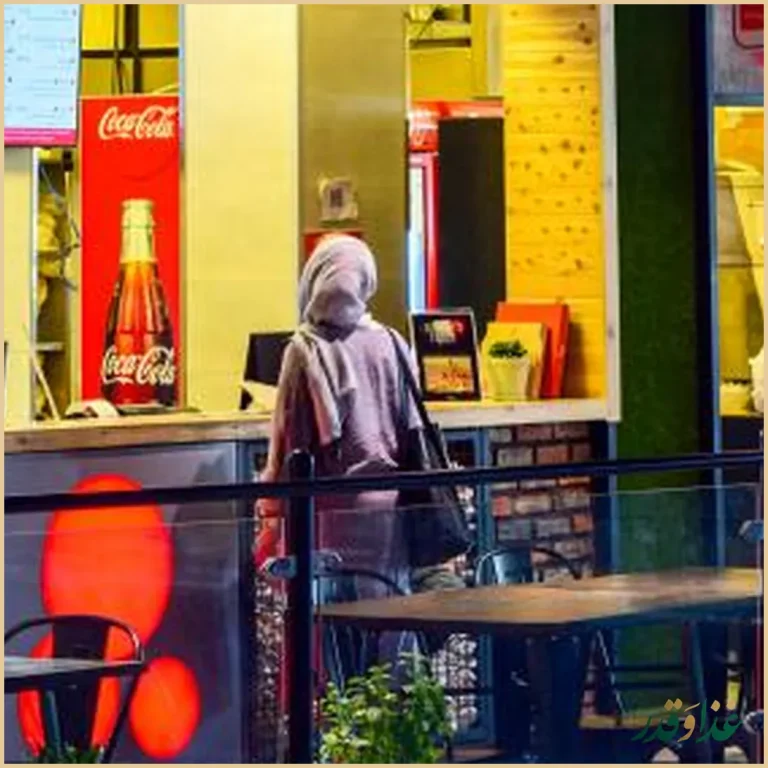 فود کورت ۲۴