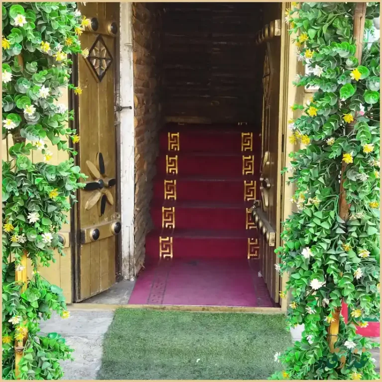 رستوران و سفره خانه کلبه چوبی