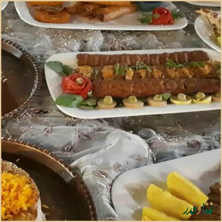 رستوران و سفره خانه کلبه چوبی