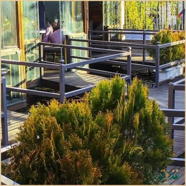 کافه رستوران برکه فردیس