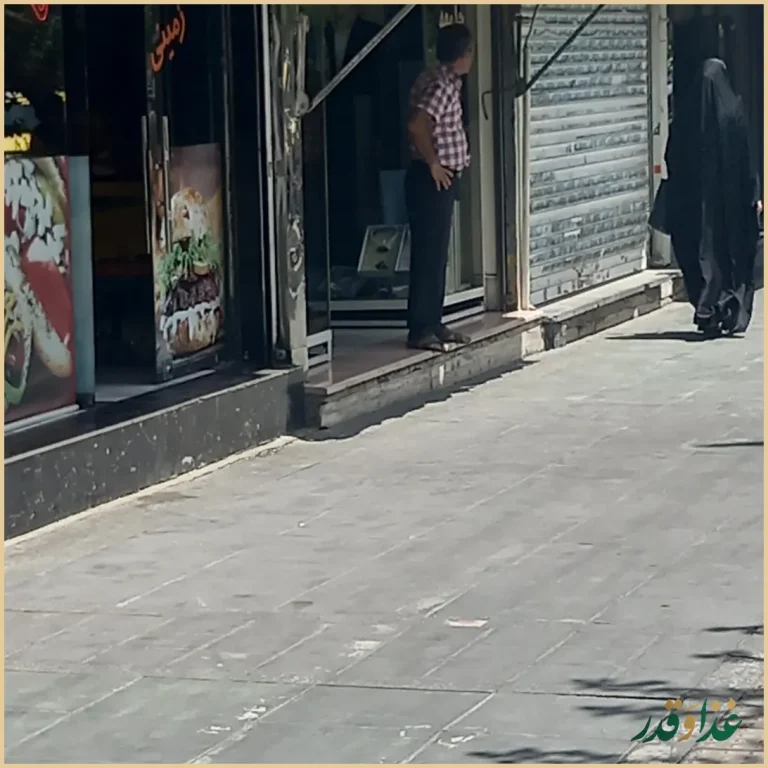 هات داگ خوران ولیعصر