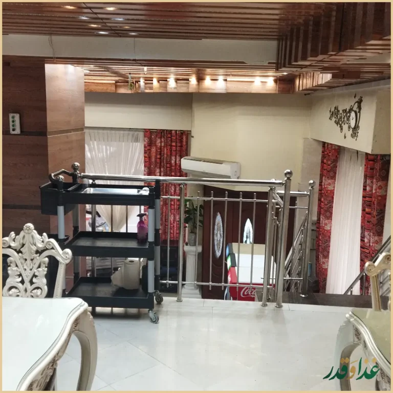 رستوران ماه و مهر