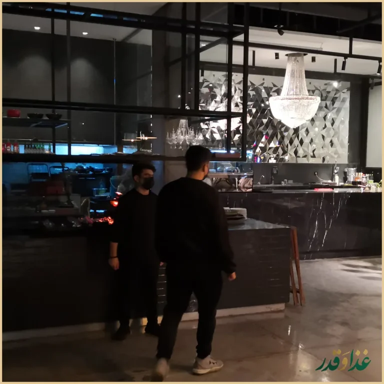 رستوران چراغان