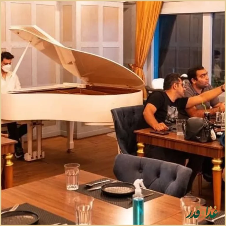 کافه رستوران رزمیلو