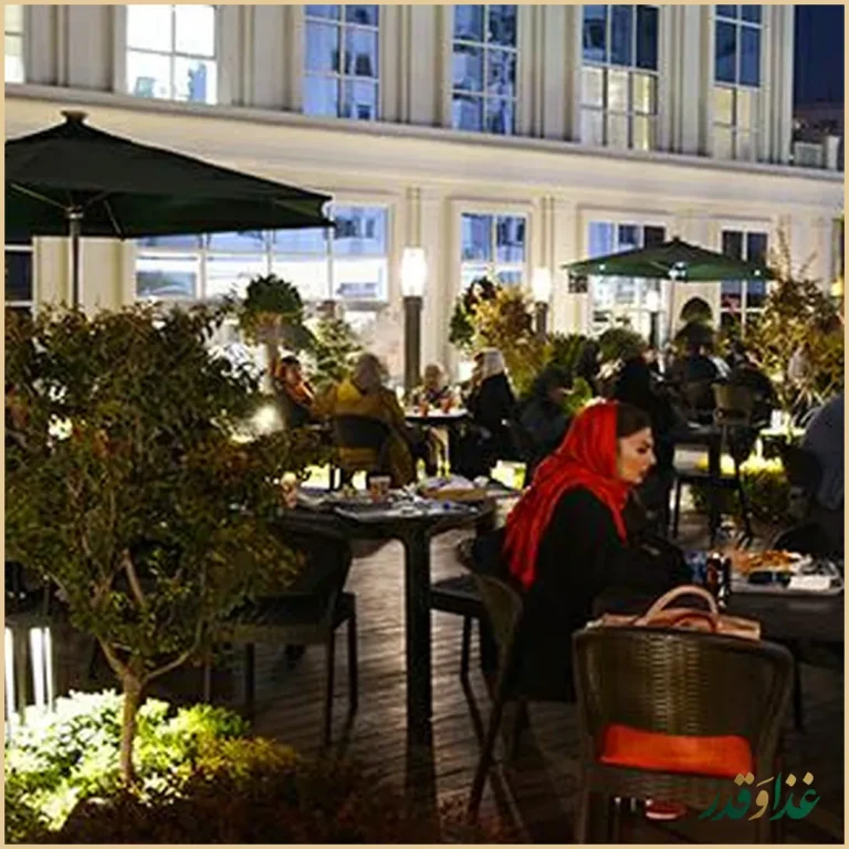 فود کورت سانا سنتر