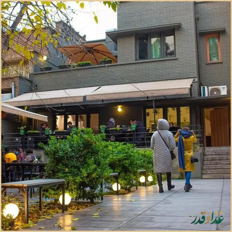 کافه رستوران مان زا