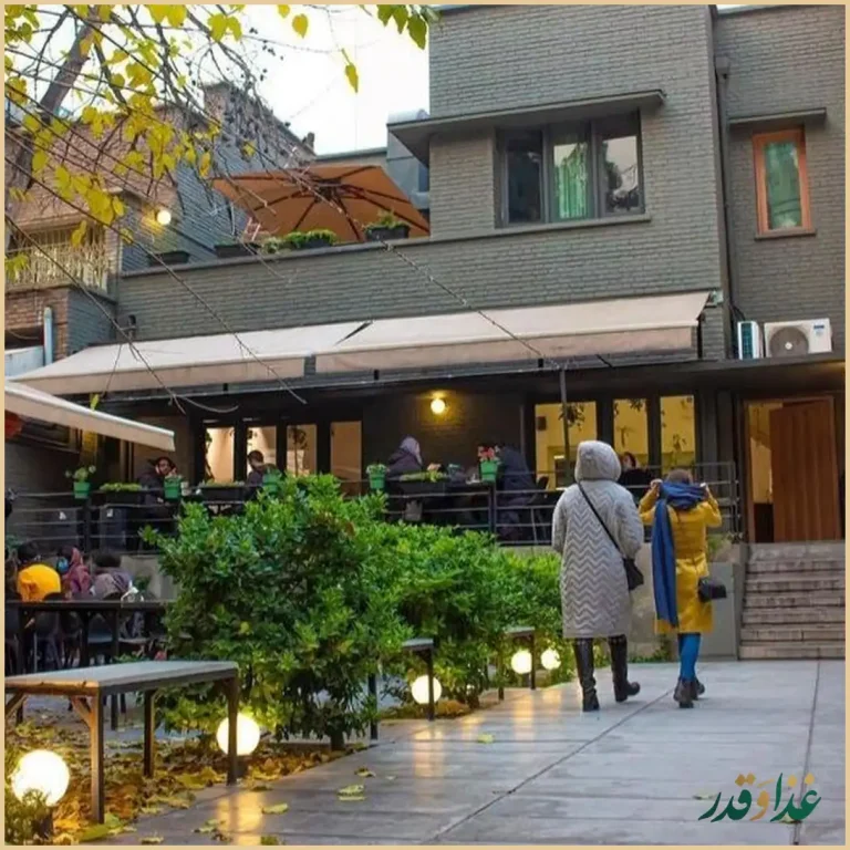 کافه رستوران مان زا