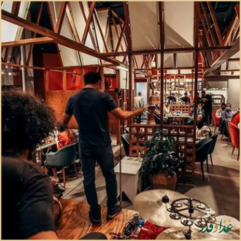 رستوران جنوبی دوستین