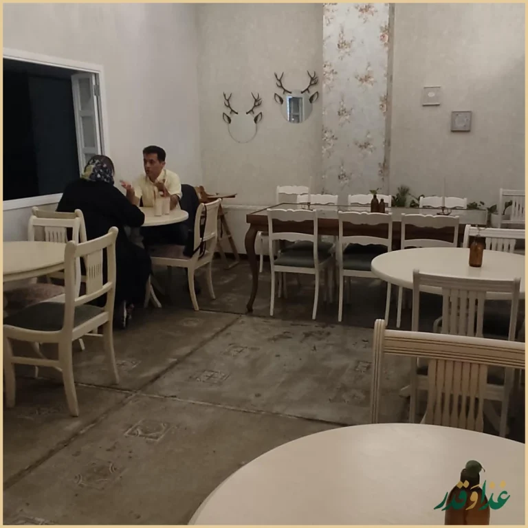 رستوران گیاهی پیور