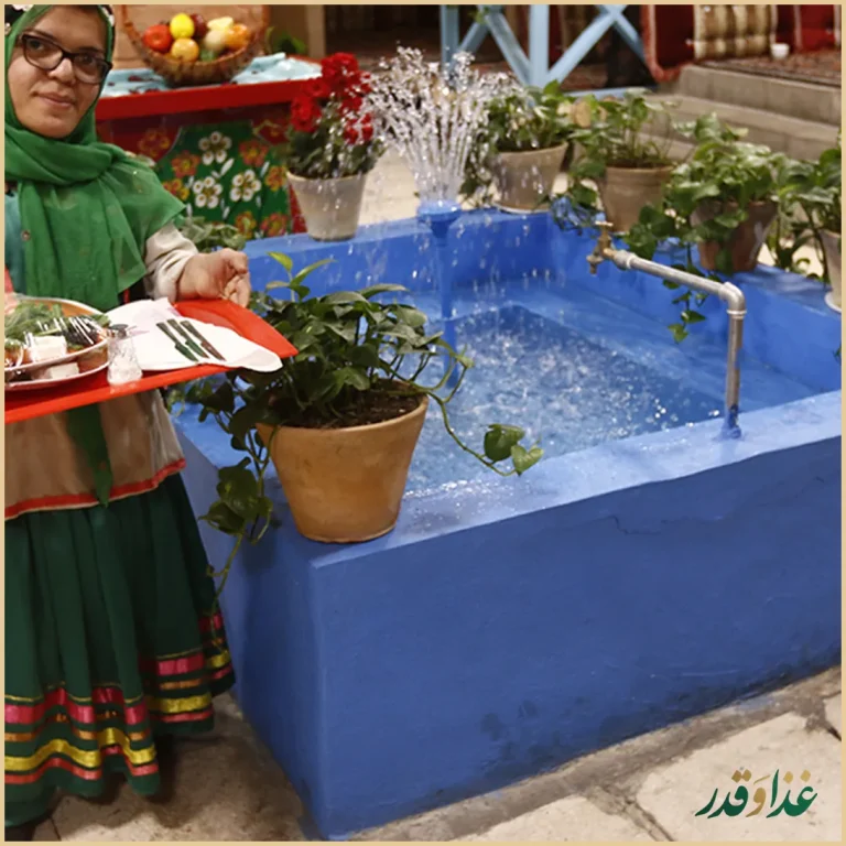 رستوران کوتاه قامتان