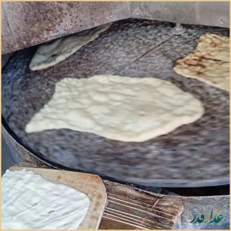 طباخی شبانه روزی سفید برفی با نان داغ