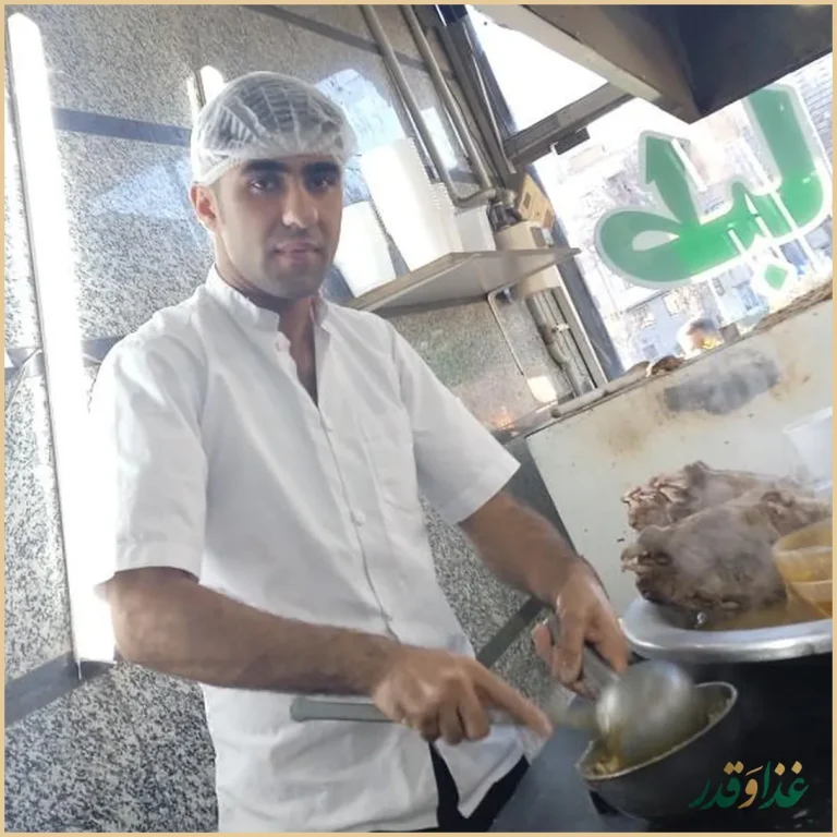 طباخی شبانه روزی سفید برفی با نان داغ