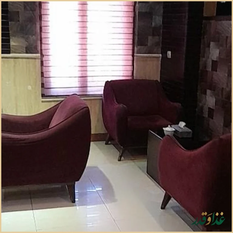 کافه رستوران مانیا