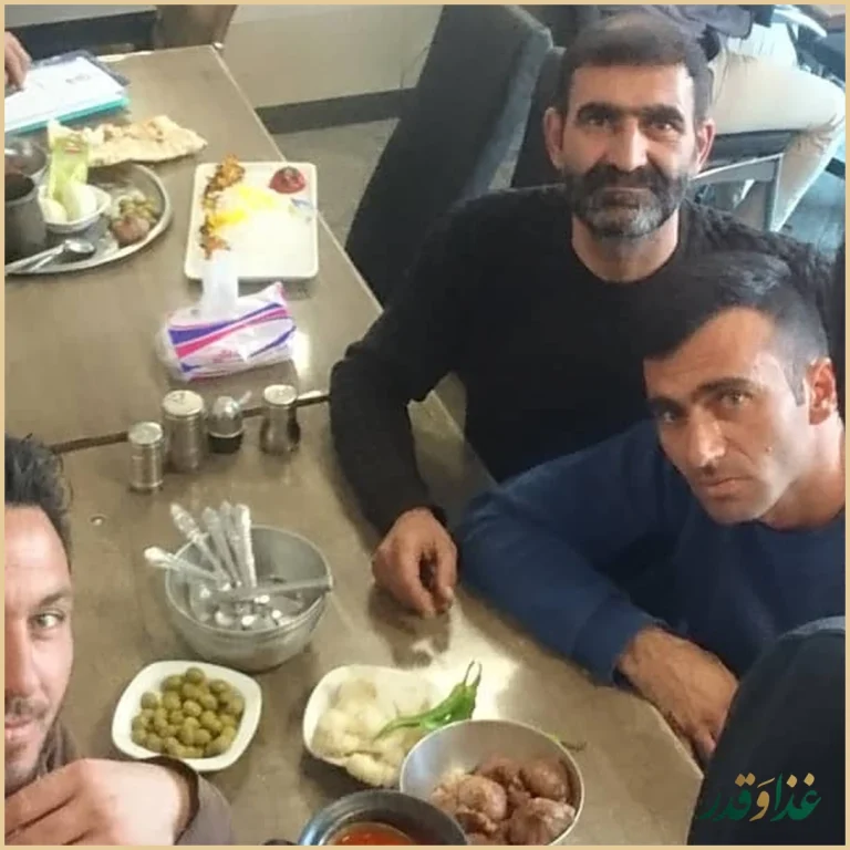 چلوکبابی و دیزی سرای گلبرگ