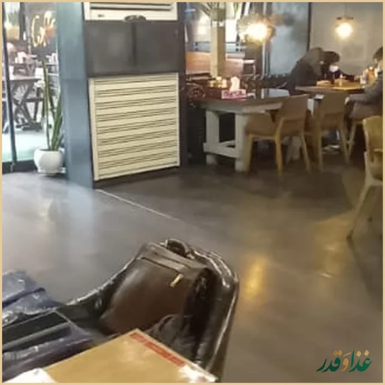 کافه رستوران آوانی