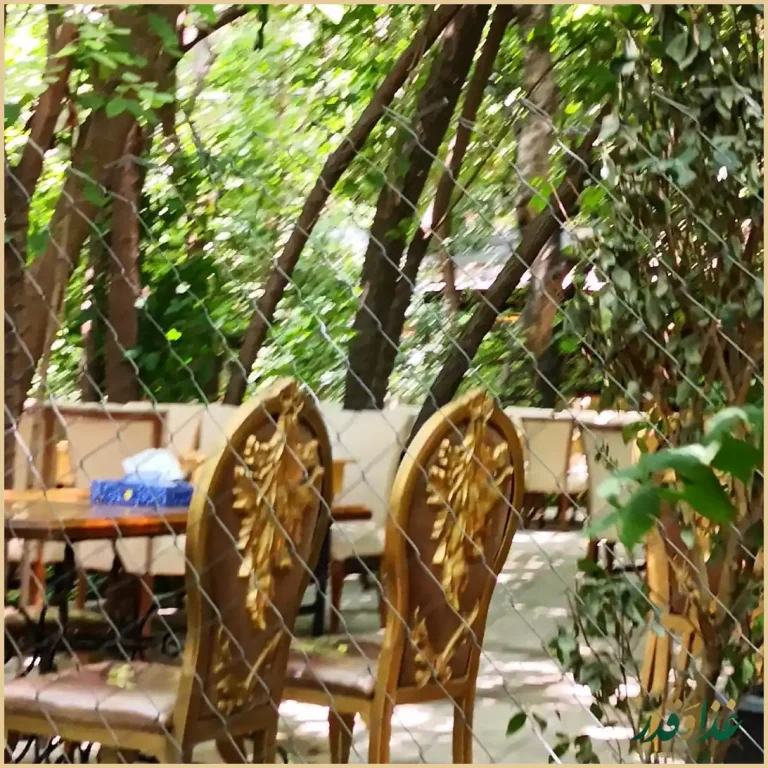 باغ رستوران شب زدگان