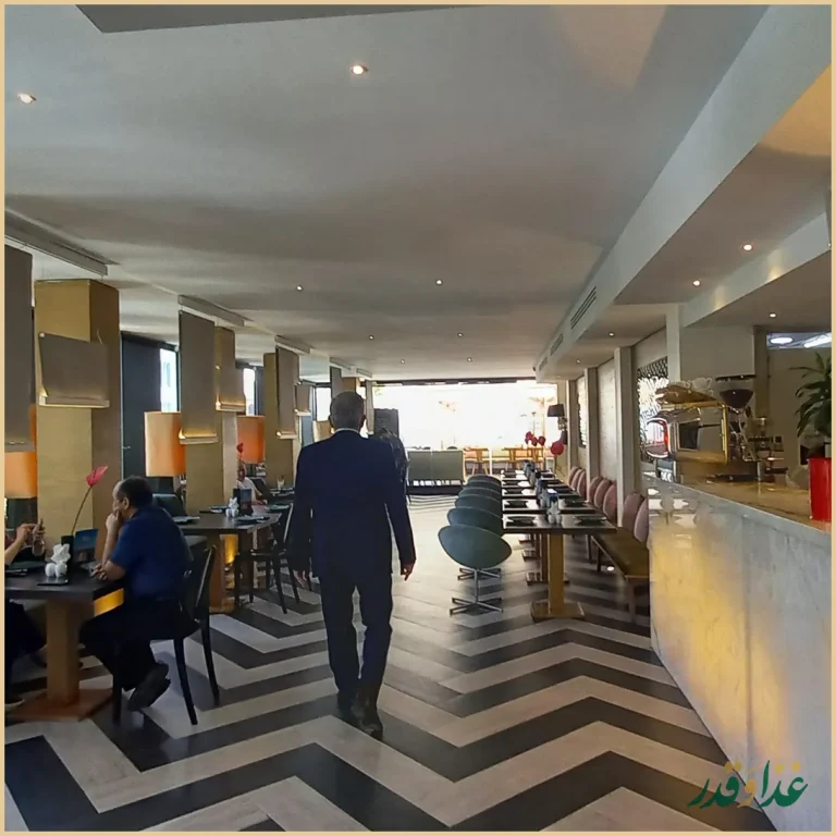 رستوران مانسون لانژ