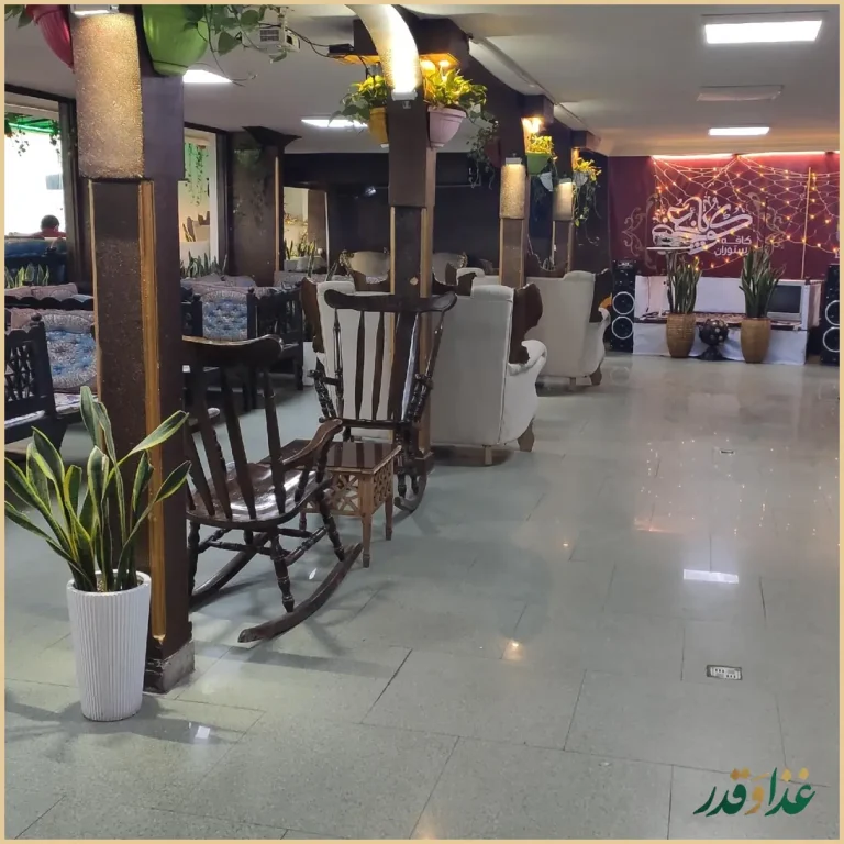 کافه رستوران کوچه باغ