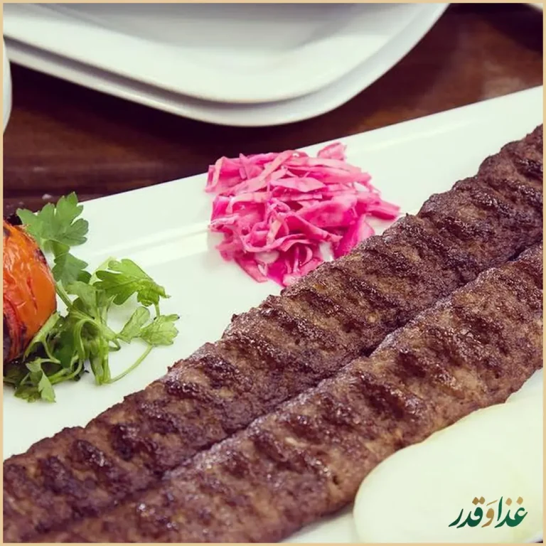 باغچه رستوران سنتی صحرا