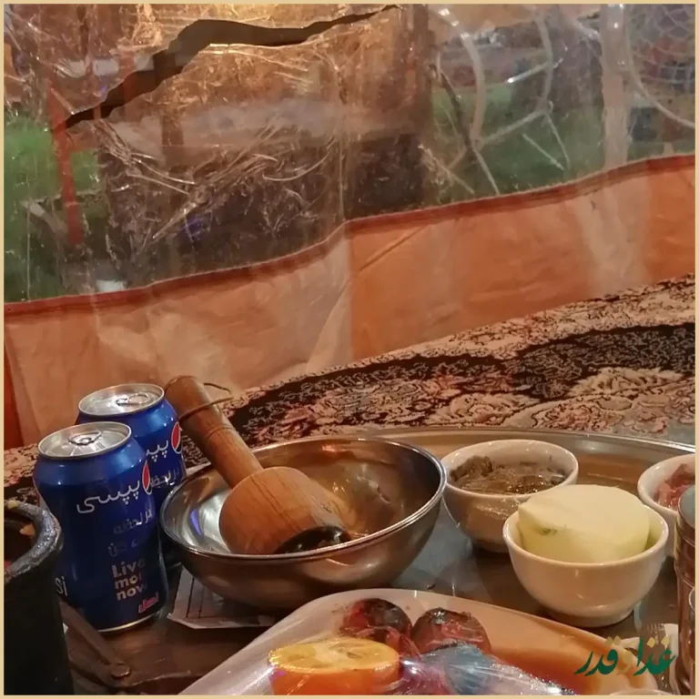 رستوران پای کوه