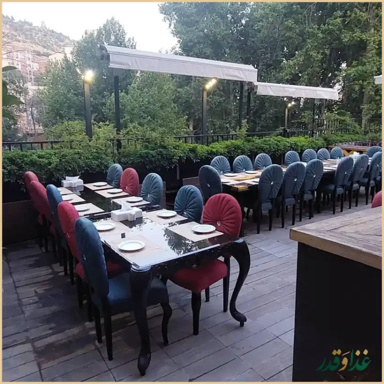 رستوران خانوادگی شاندیز گلنار