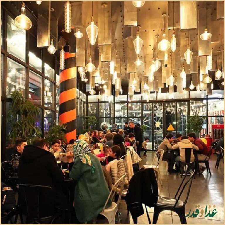 رستوران فلای لند فود پارک