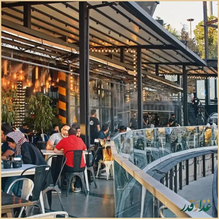 رستوران فلای لند فود پارک