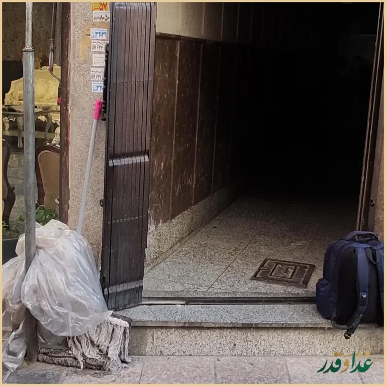 رستوران ایران زمین