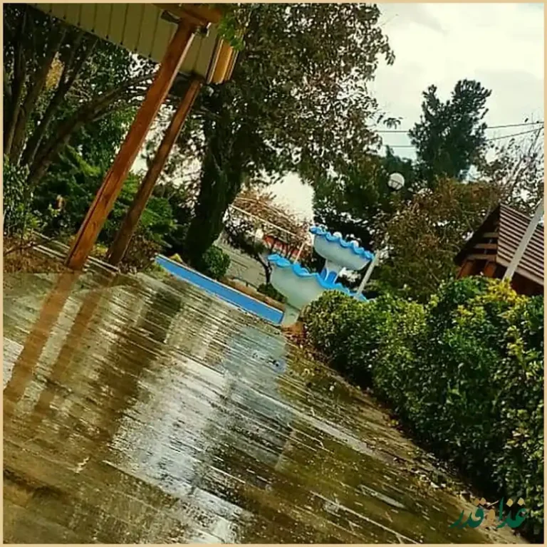 باغچه رستوران آسمونی ها