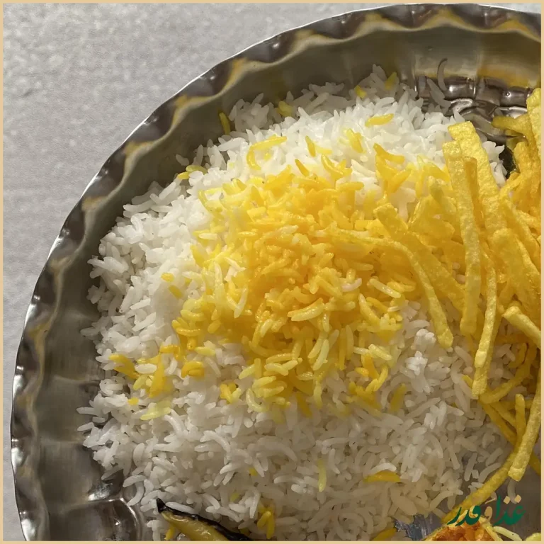 تهیه غذا خاتون