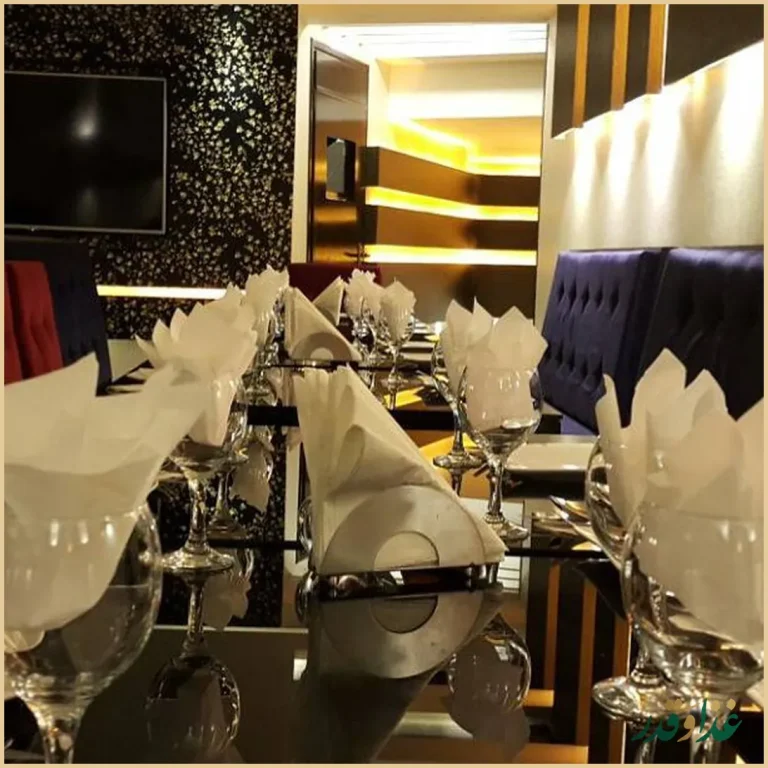 کافه رستوران سیب یخ