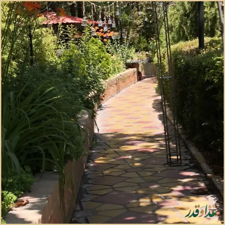 رستوران باغ لاله