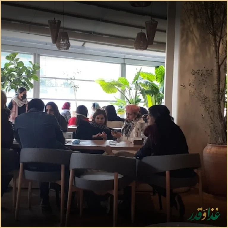 رستوران آولی