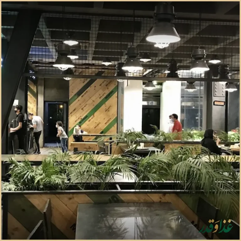 رستوران چیکن فکتوری(بام لند)