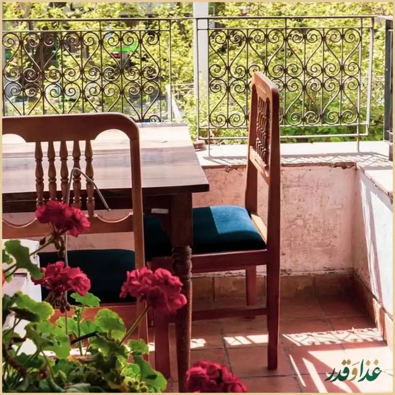 رستوران مس توران