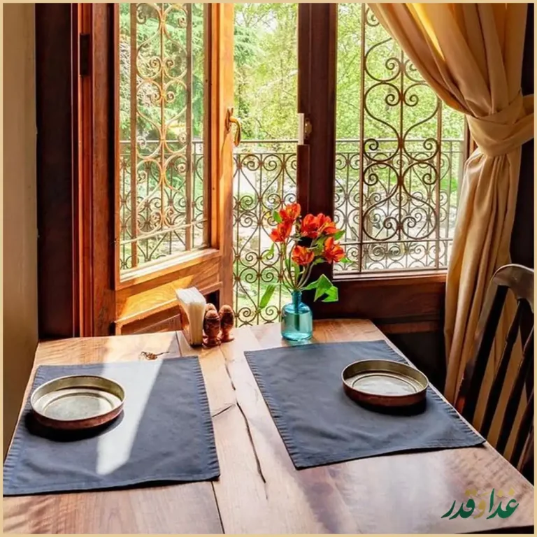 رستوران مس توران