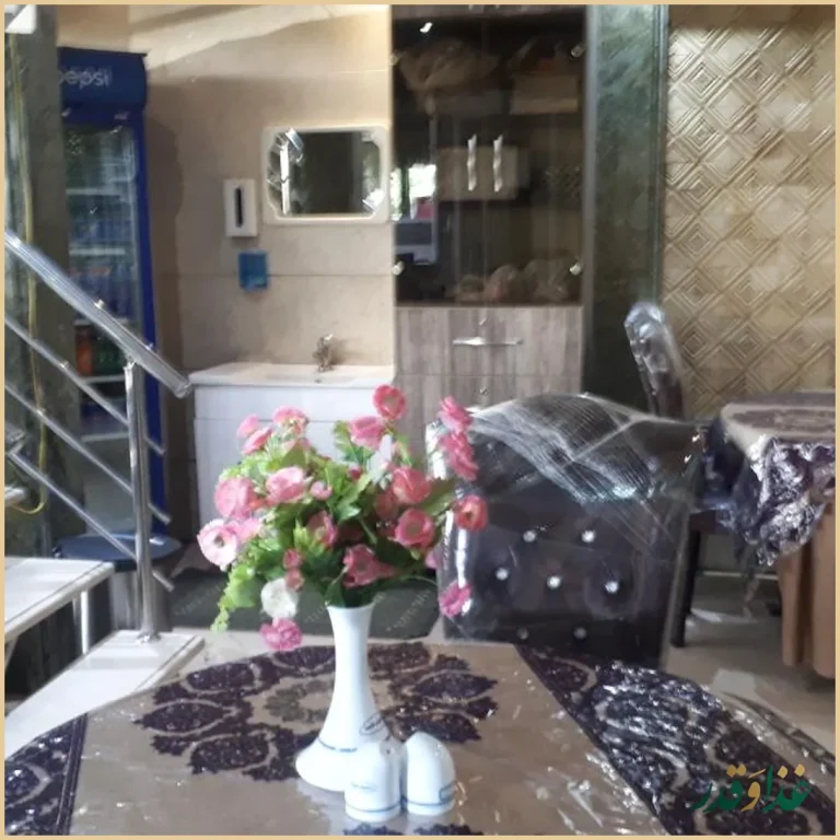 رستوران بزرگ طاها