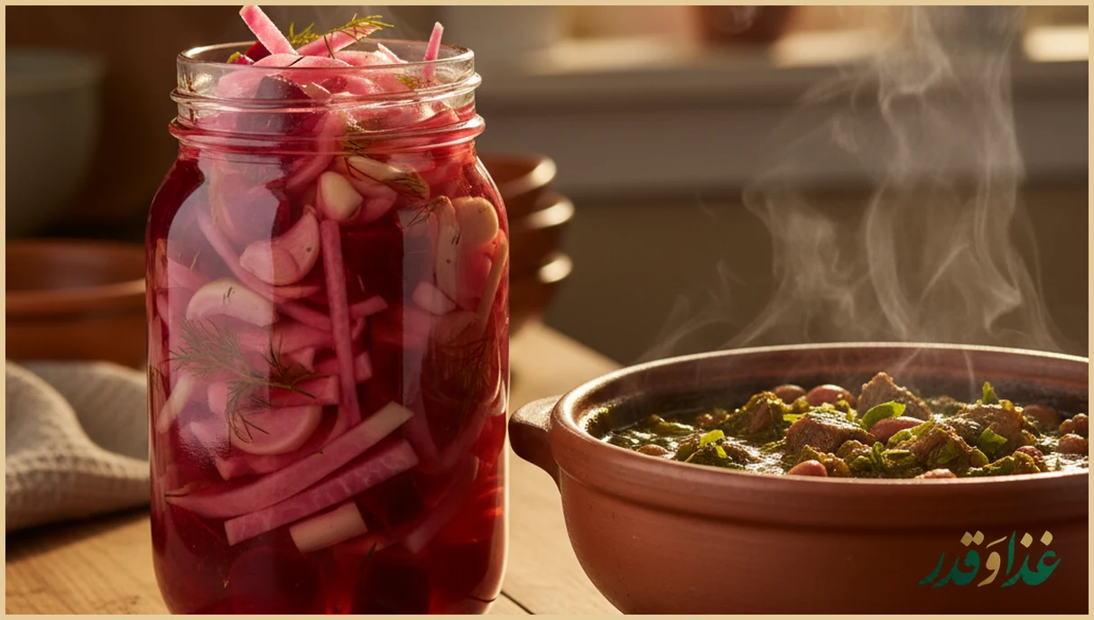 شیشه ترشی شلغم و لبو در کنار قابلمه خورش