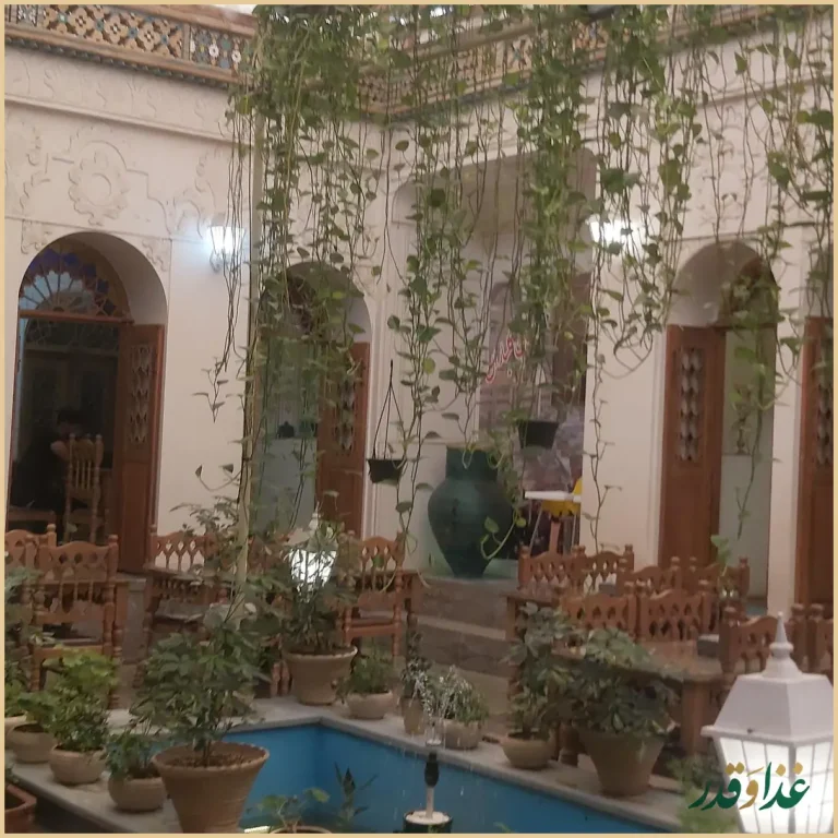 کافه رستوران خانه تاریخی همدم السلطنه