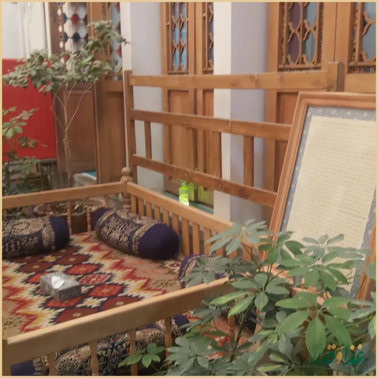 کافه رستوران خانه تاریخی همدم السلطنه