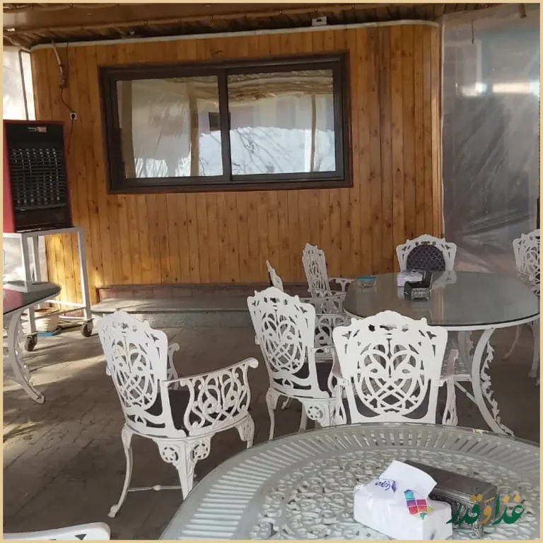 رستوران سه کاج